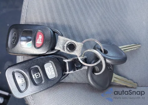 2013 Hyundai Elantra Gls from USA, damaged, VIN 5NPDH4AE8DH245410